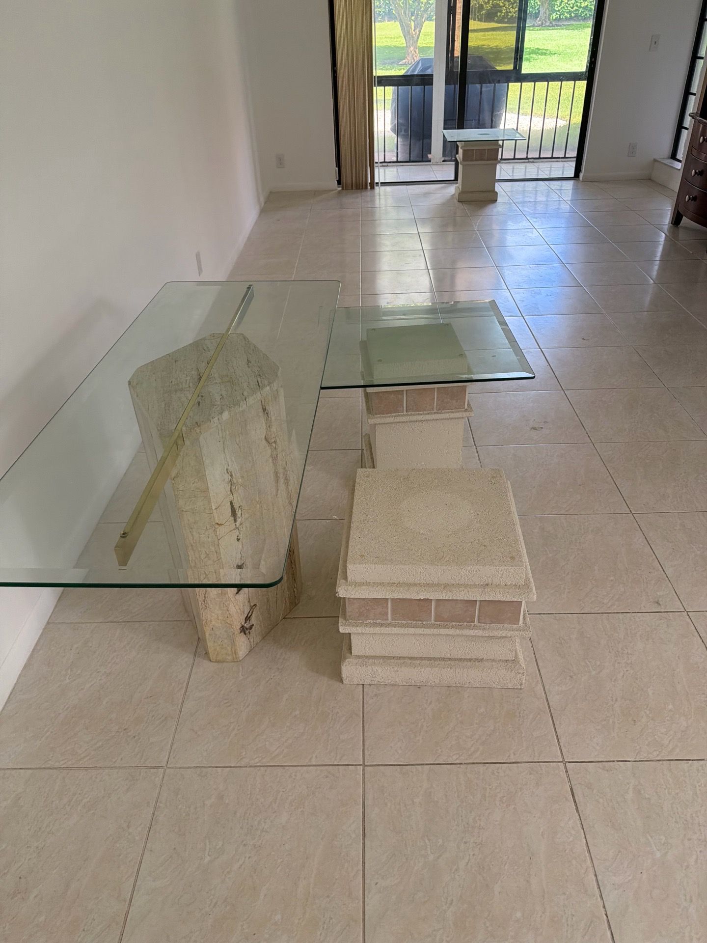 Tables excellent condition