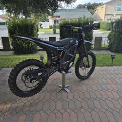 2025 Surron Ultra Bee 