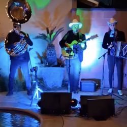 Grupo Norteño  Con Tuba O Tololoche