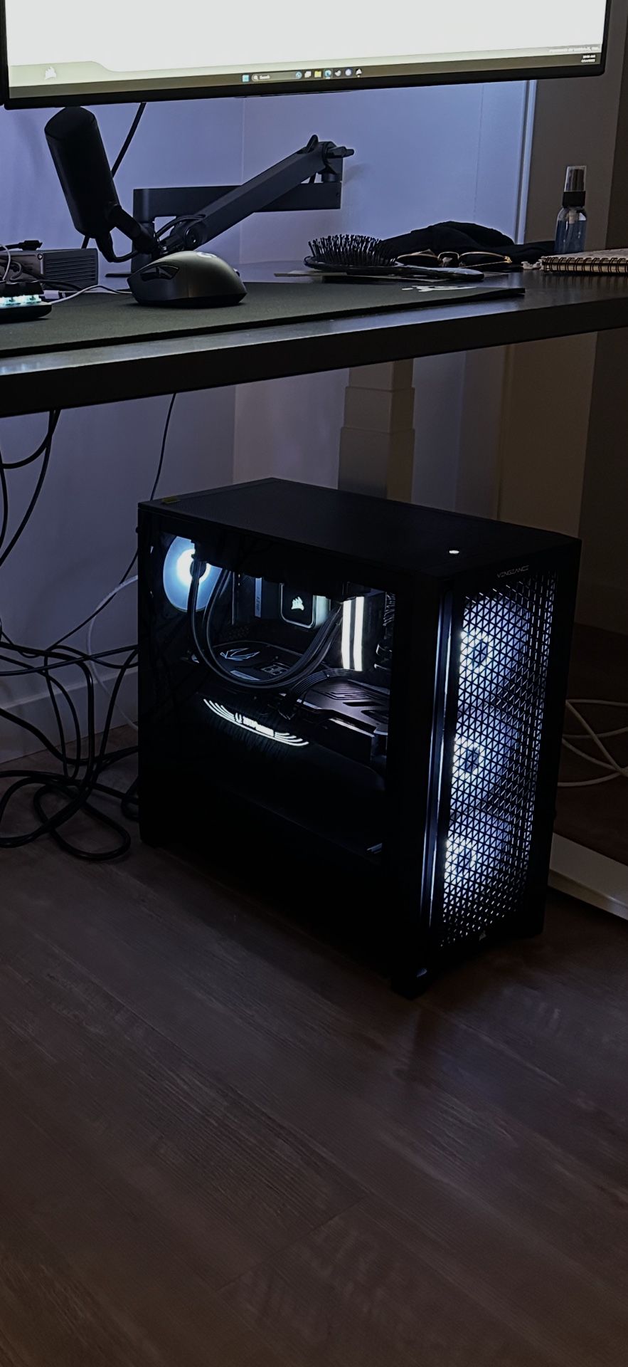 Corsair VENGEANCE i7400 Prebuilt Gaming PC