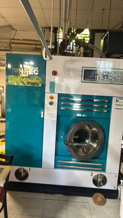 Dry cleaning machine