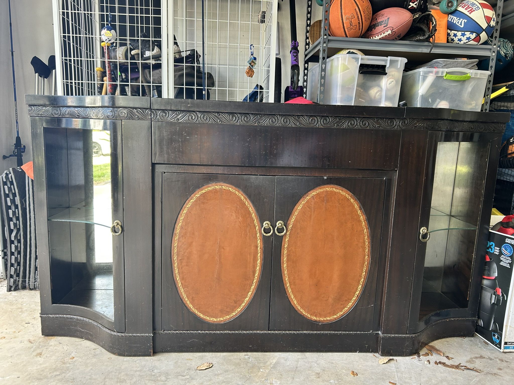 Cabinet/ Bar