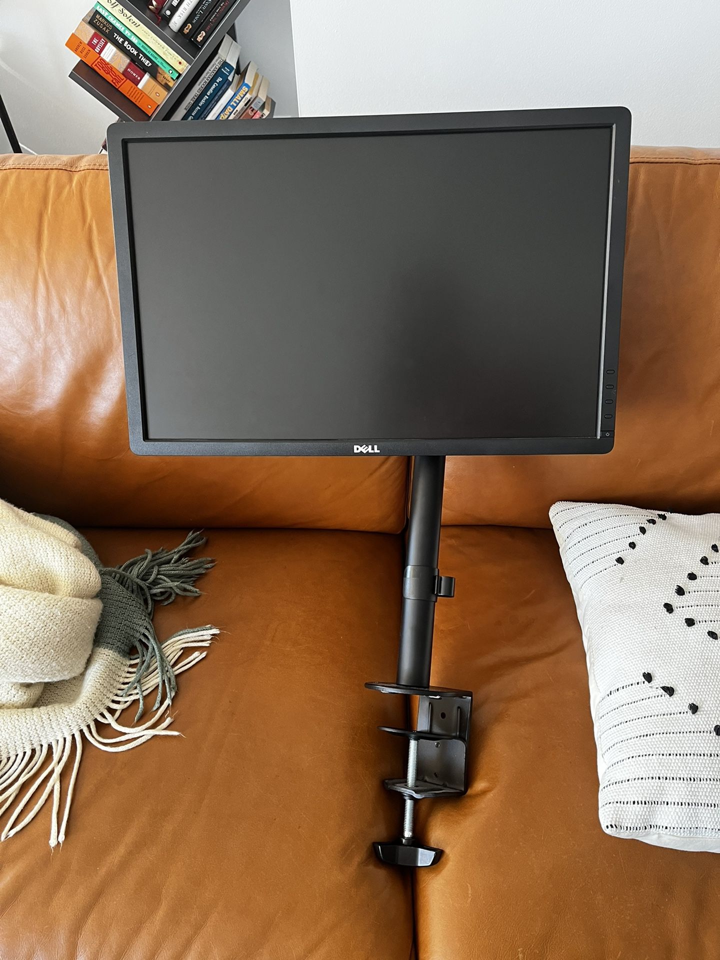 Dell 22” LCD Monitor With Desk Mount