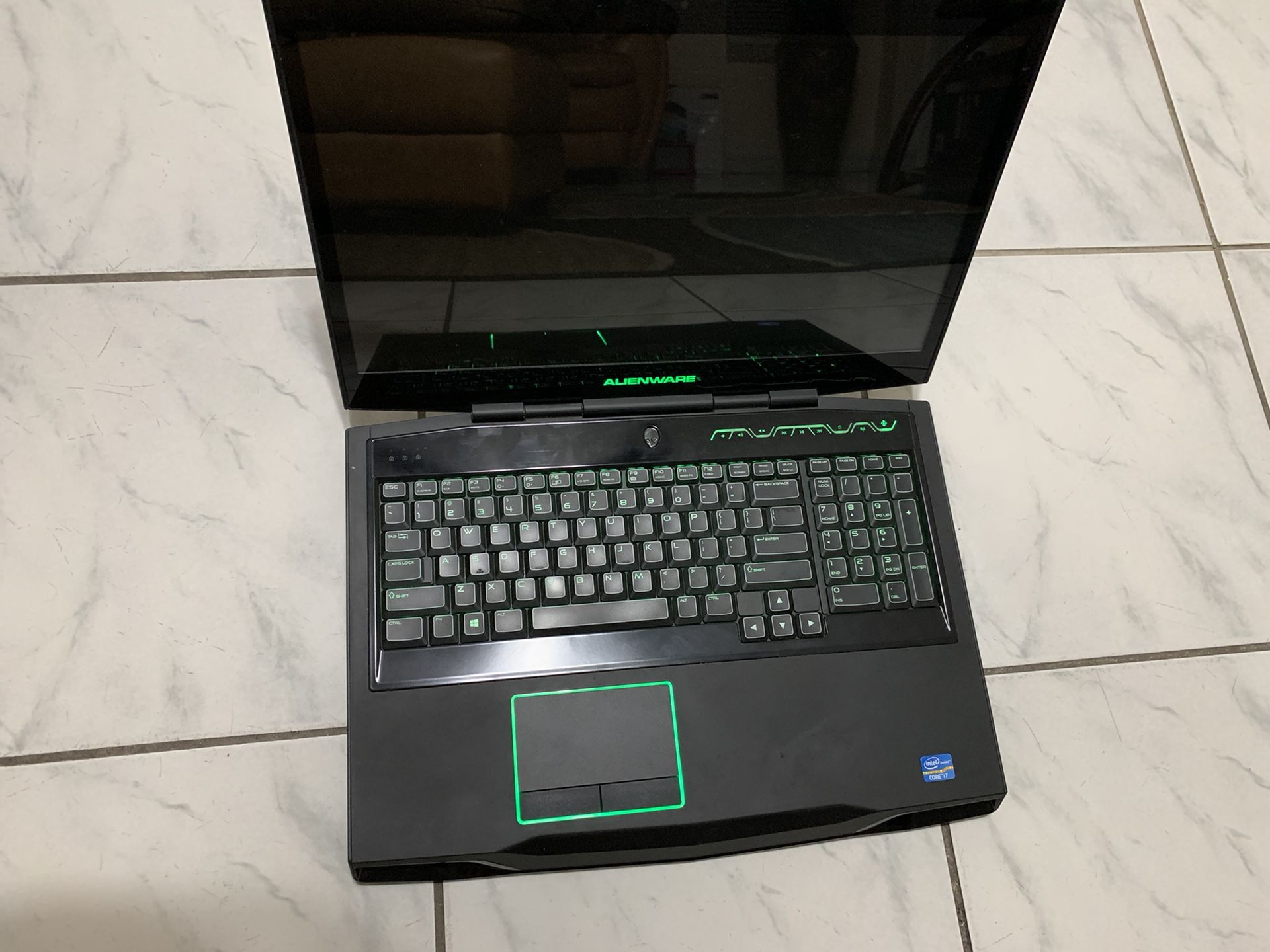 Alienware gaming laptop mr17x-r4