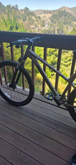 Mongoose Switchback Comp Mountain Bike — Like New
