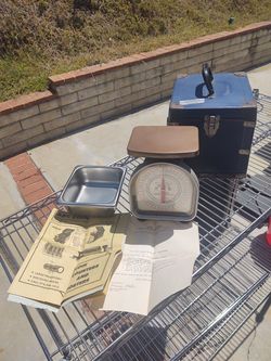A&A Company Vintage Coin Scale