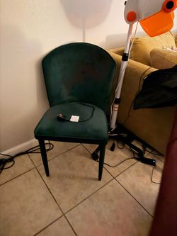 Set of dining chairs