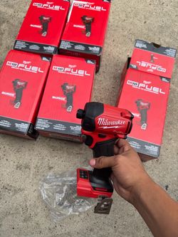 Milwuakee dril 3 speed surge tool only 120$ each one
