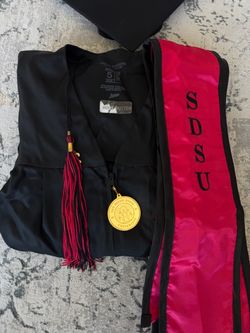 SDSU GRAD CAP & GOWN