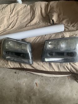 2002-2009 Chevy trailblazer headlights