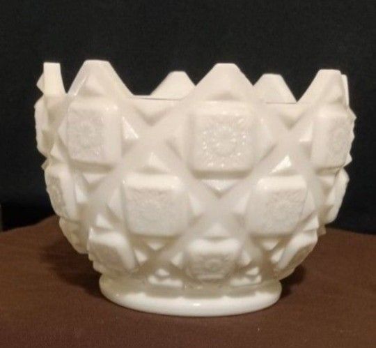 Vintage Westmoreland Milk Glass Old Quilt checkerboard Raised squares sunbursts