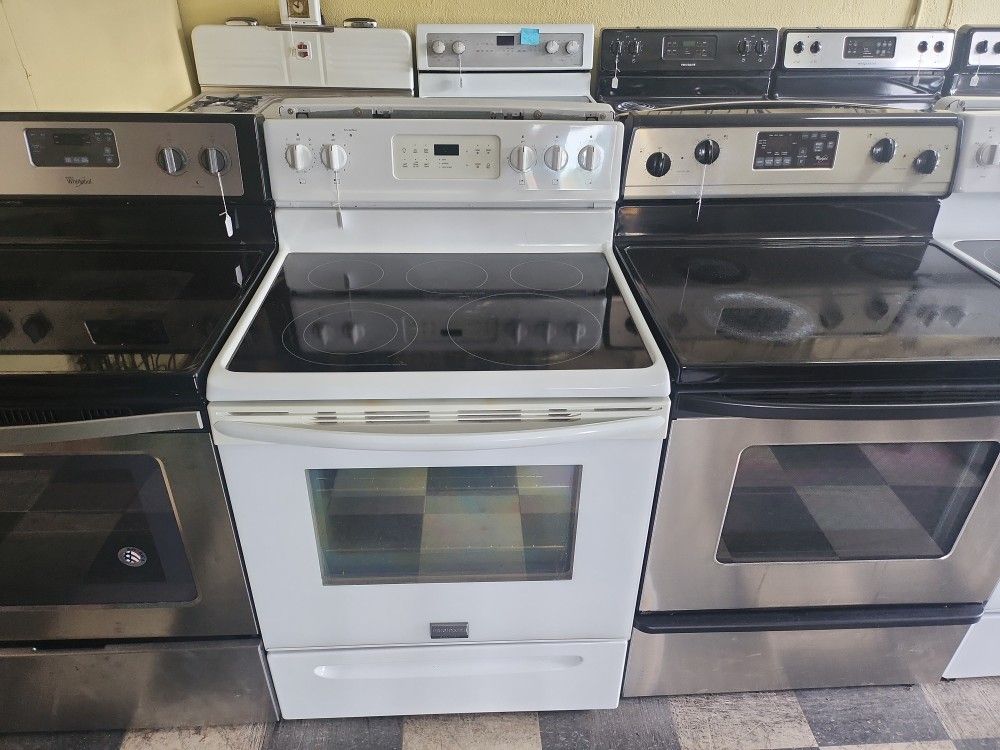 Frigidaire 30 In Wide Electric Glass Top Range