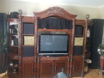 Entertainment center
