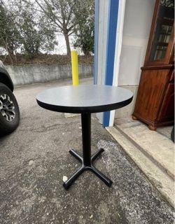 Round Table