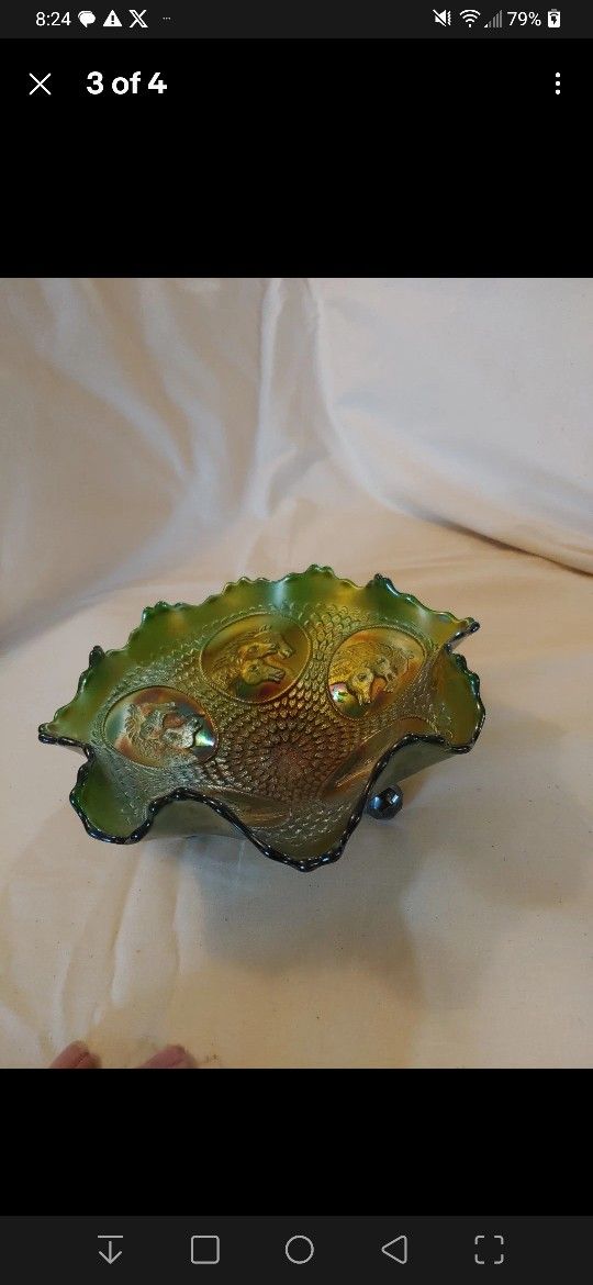 Fenton Green Carnal Glas Bowl W/ Horse Head Pendent