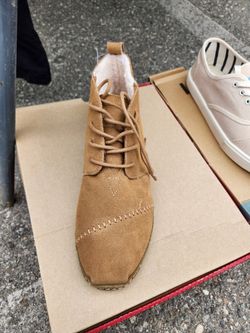 Toms