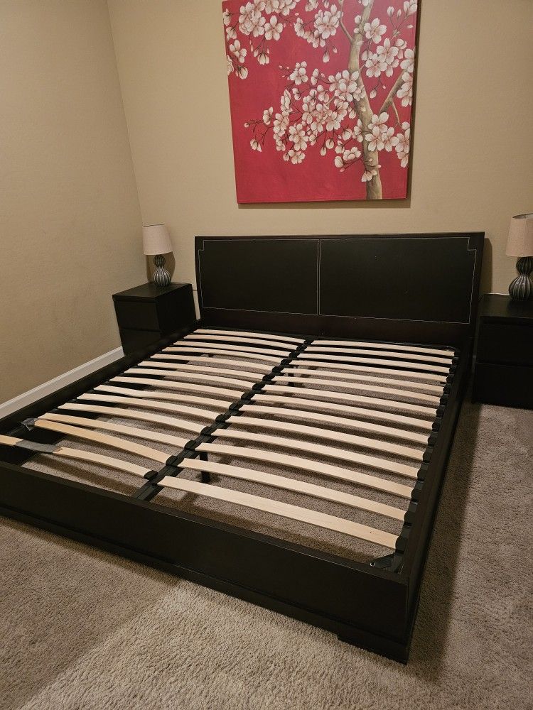 Bedroom Set King Nightstands Lamps Mirror Painting