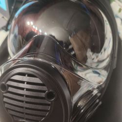 Gas masks New Cond.