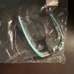 Fitbit Alta With Charger and Doggle Works 