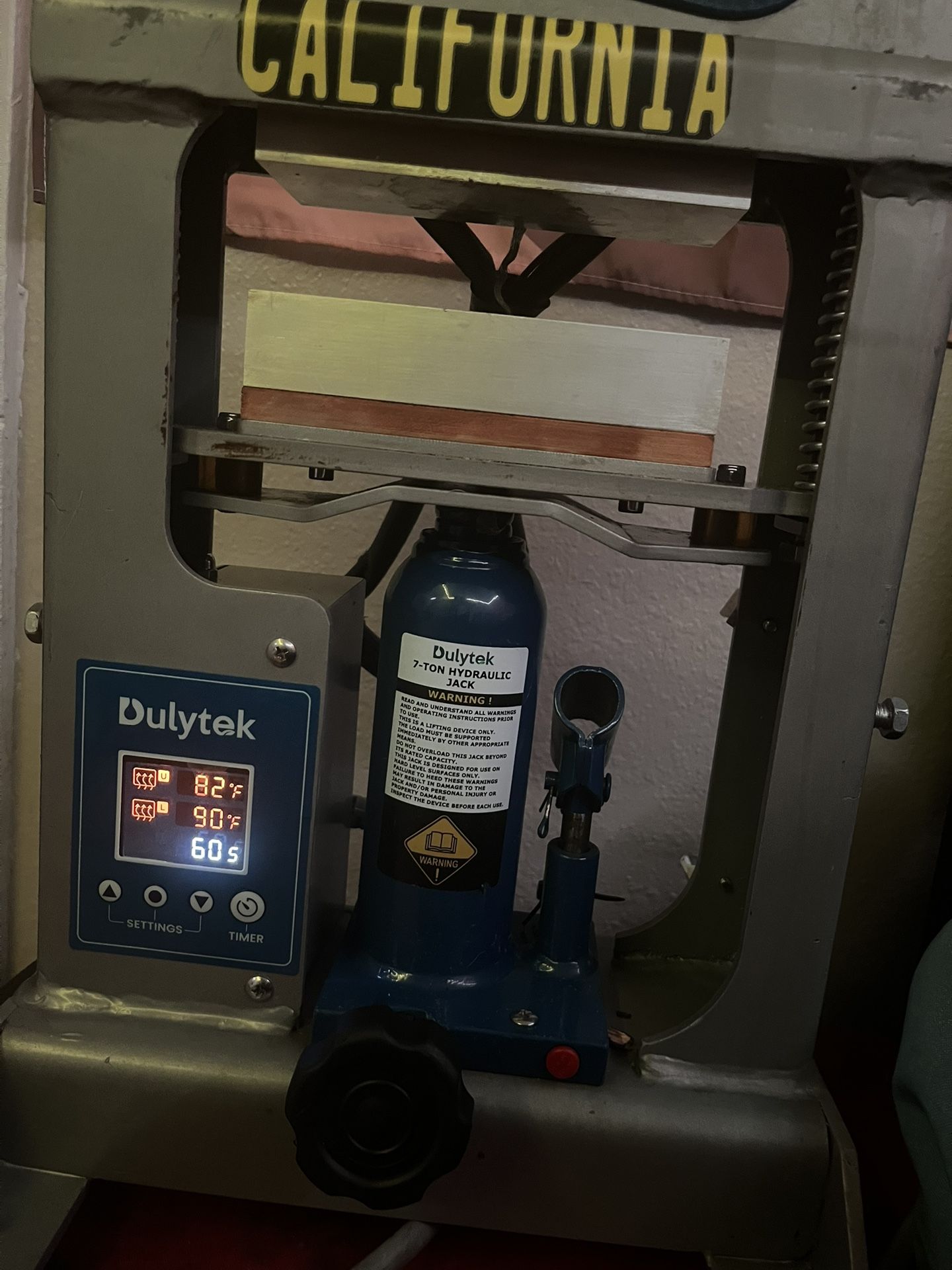 Wax Presser