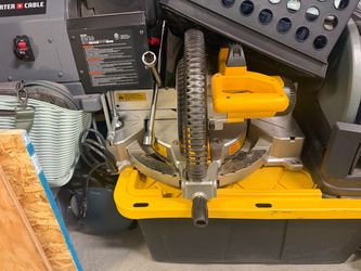 12” Dewalt Compound miter saw