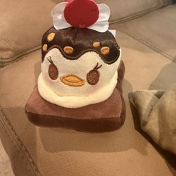 Disney Munchlings Baked Treats Remix Daisy Duck Brownie Sundae Scented Plushie