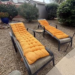 Poolside lounge chairs 