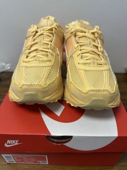 DS Men’s Nike Zoom Vomero 5 “Celestial Gold” size 8
