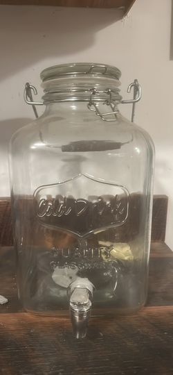 🍹 Glass Drink Dispenser