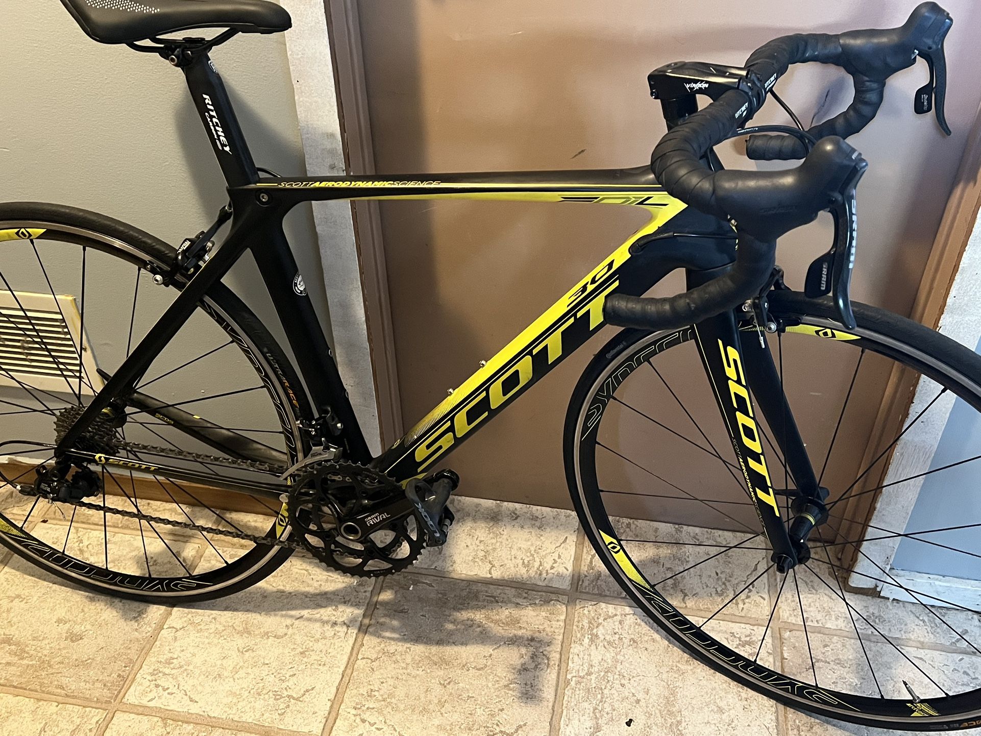 Scott Foil 30 Carbon Road Bike