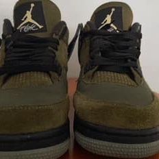 Jordan 4 Olive green Size 12