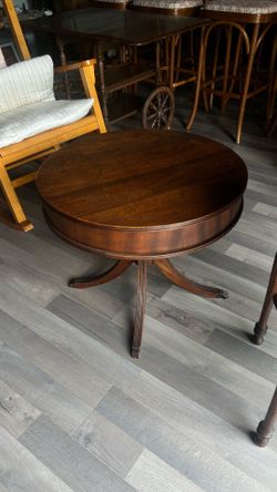 Vintage Solid Wood Round Coffee Table –