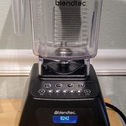 Blendtec Blender - Powerful, Reliable, Like new!