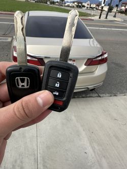 Car Keys N Remotes / Llaves De Carro 