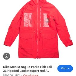 NIKE MEN M NRG TC PARKA FISH TAIL 3L HOODED JACKET (SPORT RED / WHITE)