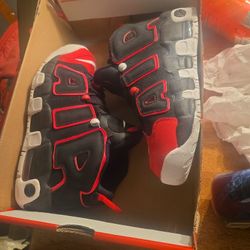 6.5 Women's Nikes.  