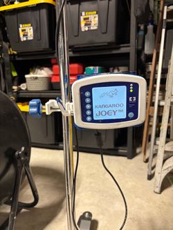 Joey kangaroo Feeding pump with IV extending rolling stand