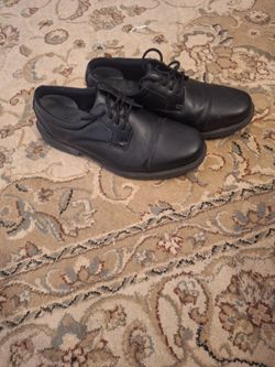 Size 9 5 mens Black  Oxford Dress Shoes