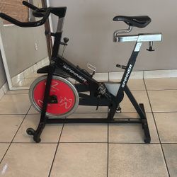 Bicicleta para hacer ejercicio