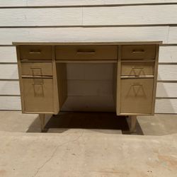 Vintage Mid-Century Modern Tanker Desk With Dovetail Drawers.
