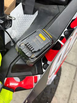 (2) 60v dewalt battery’s
