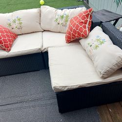 Patio Furniture Whit Rug