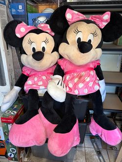 2 large Minnie’s