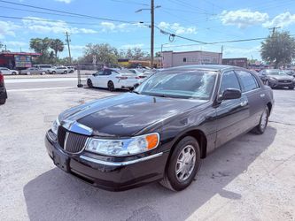 2000 Lincoln Town Car