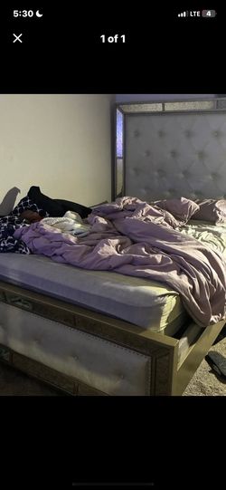 Queen size bed