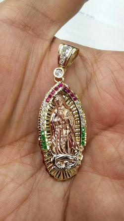 14k Gold virgen chram 12.7 grams CZ