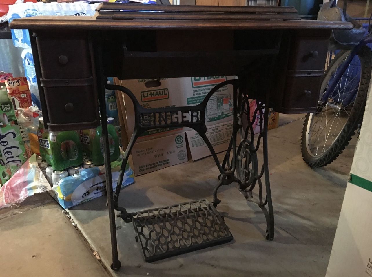 Antique Singer 1900s Sewing Machine Cabinet