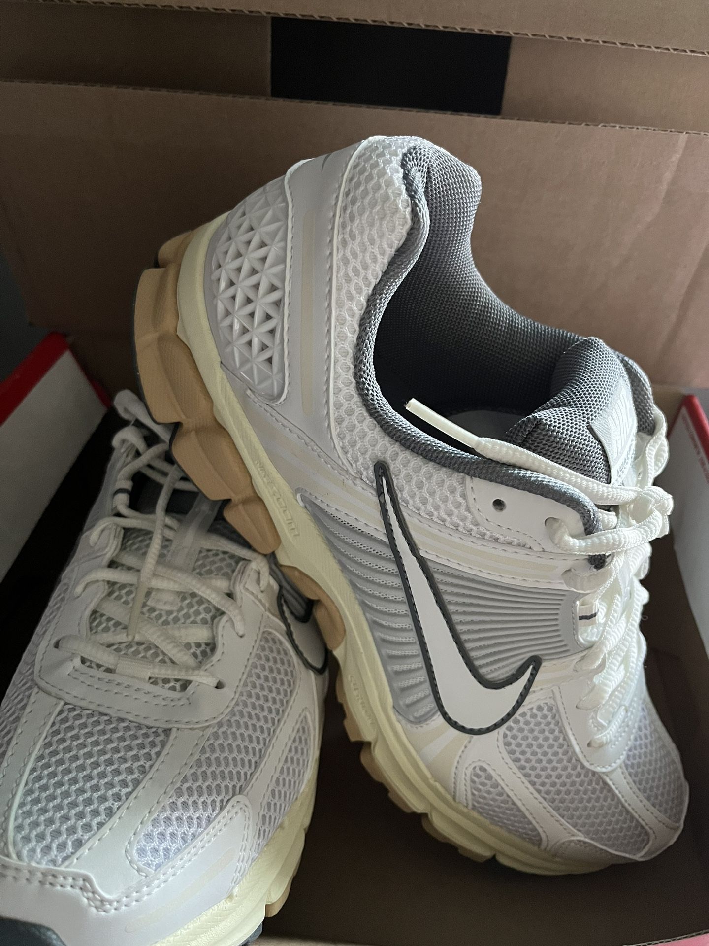Nike Vomero 5 Sz 10 Men = 11.5 Women