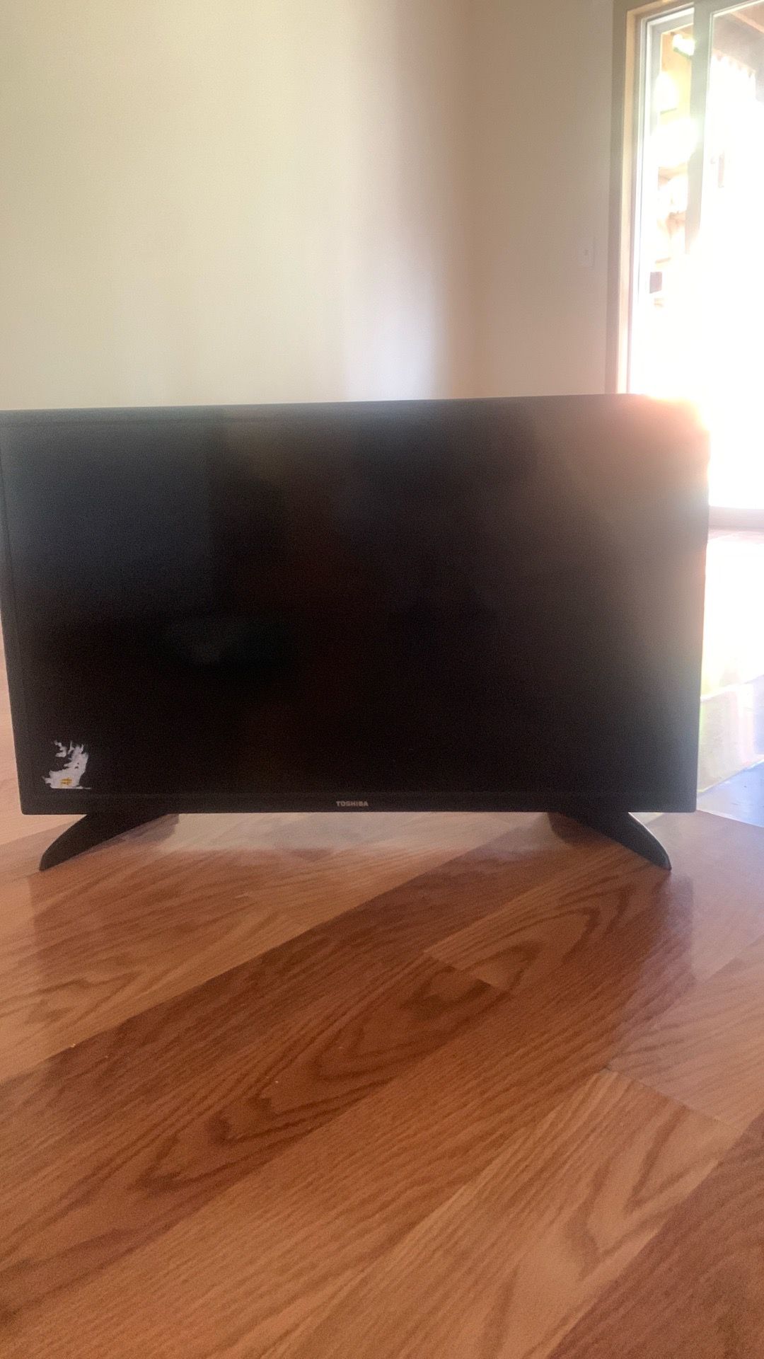 TV NEEDS TO BE GONE COME GET IT !