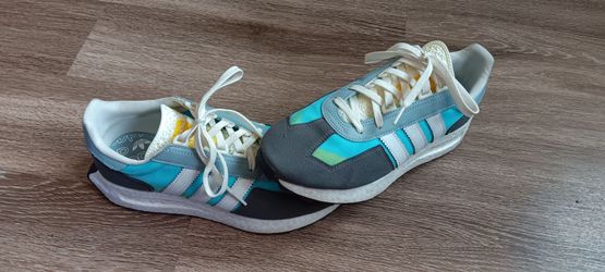 Mens Adidas size 10